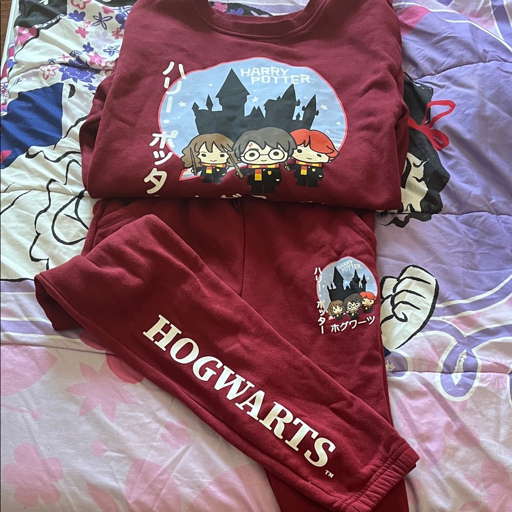 Warner Bros. Maroon Harry Potter Apparel